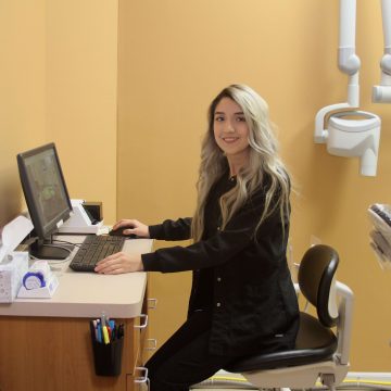Sonrisa Dental Check Up Room